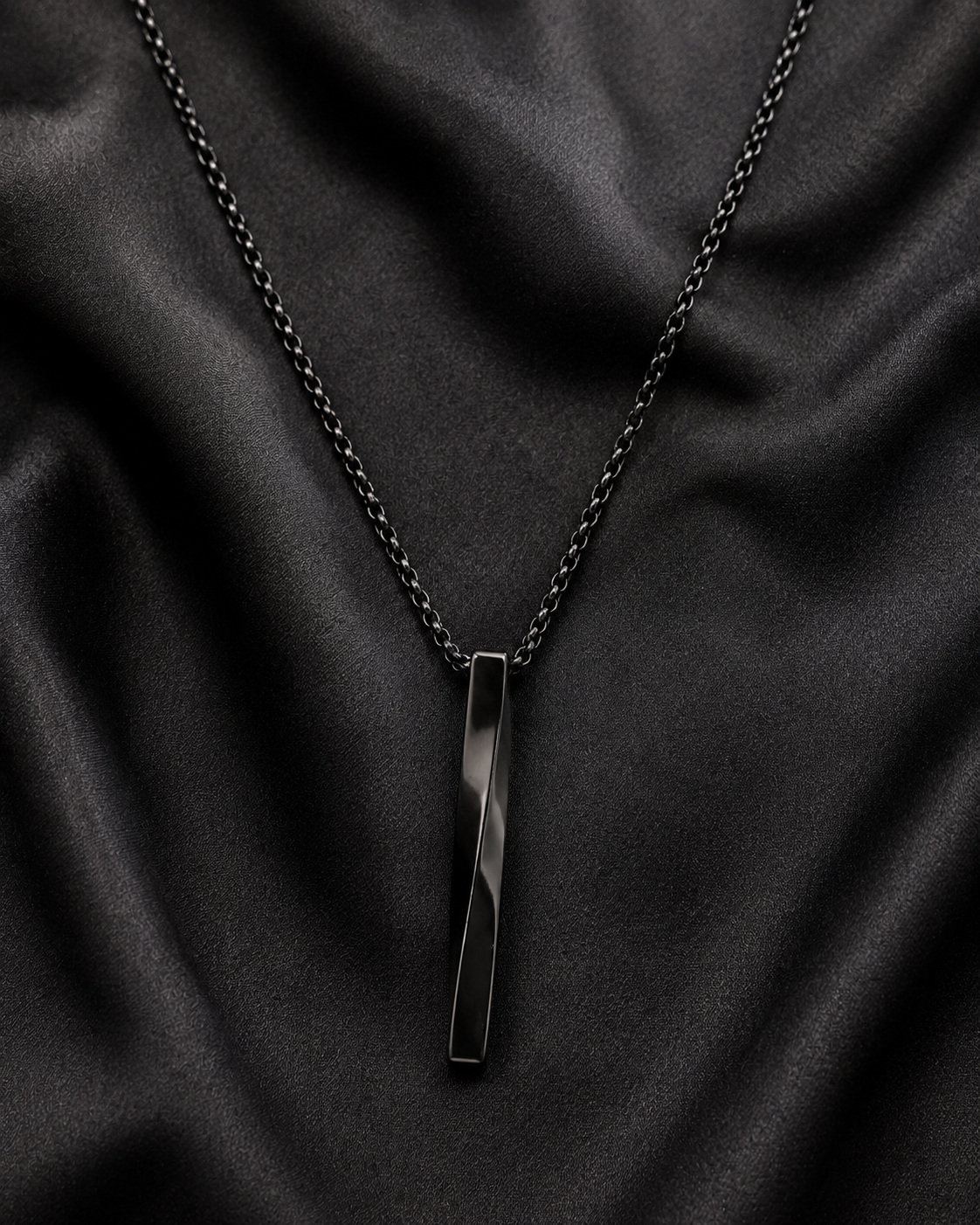 Noir Twist Necklace