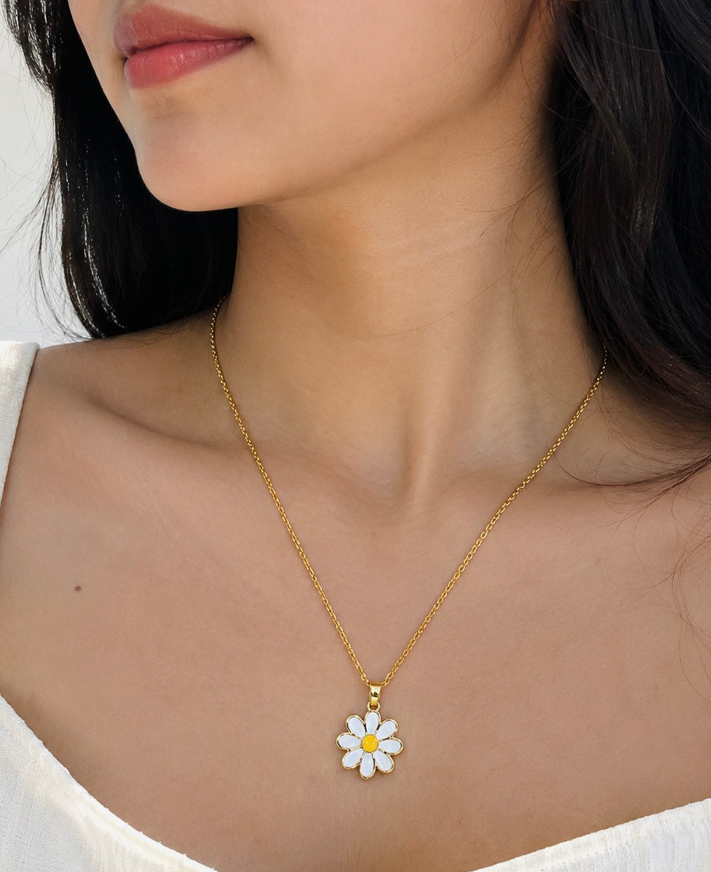 Snow Bloom Necklace