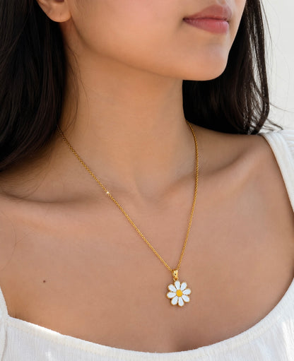 Snow Bloom Necklace